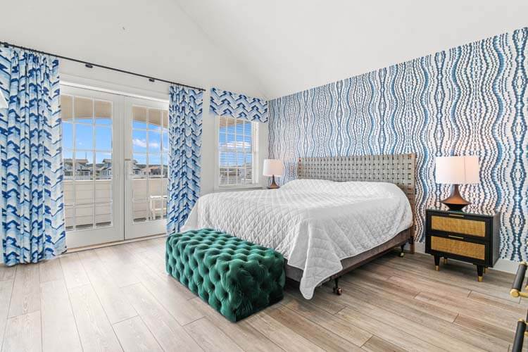 2nd Floor King with Private Bath