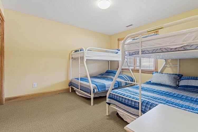 Ground Floor Pyramid Bunks with Shared Bath