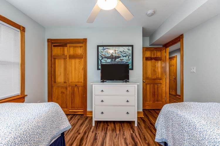 1st Floor Two Twins Bedroom