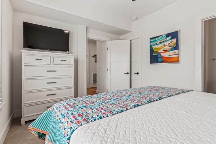 1st Floor King with Private Bath