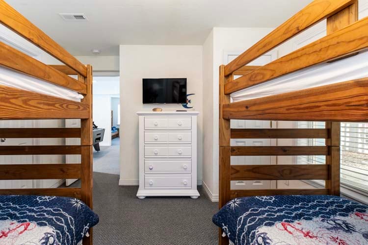 Ground Floor Twin Bunks with Shared Bath