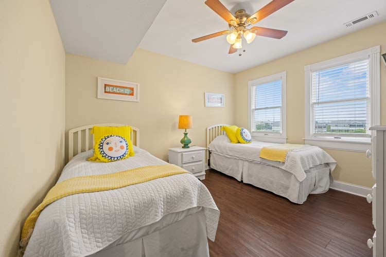 1st Floor Twins Bedroom