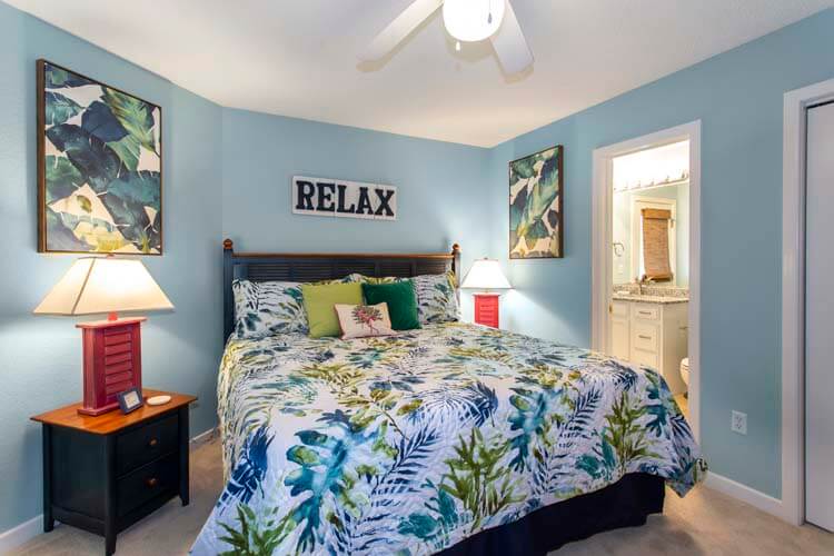 1st Floor King with Private Bath