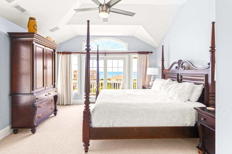 2nd Floor King with Private Bath