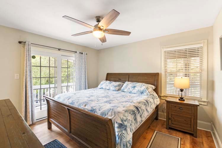 1st Floor King with Private Bath