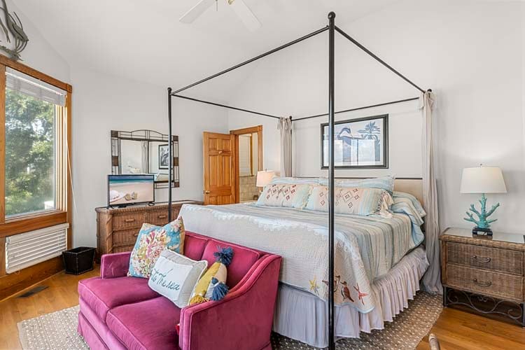 Ground Floor King with Private Bath