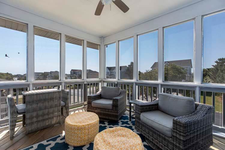 2nd Floor Screened In Porch