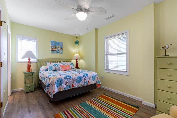 Ground Floor Queen with Shared Bath