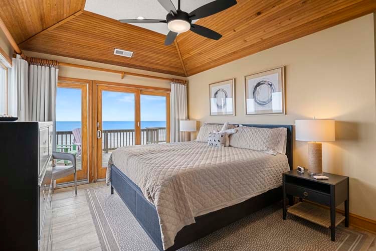 2nd Floor King with Private Bath