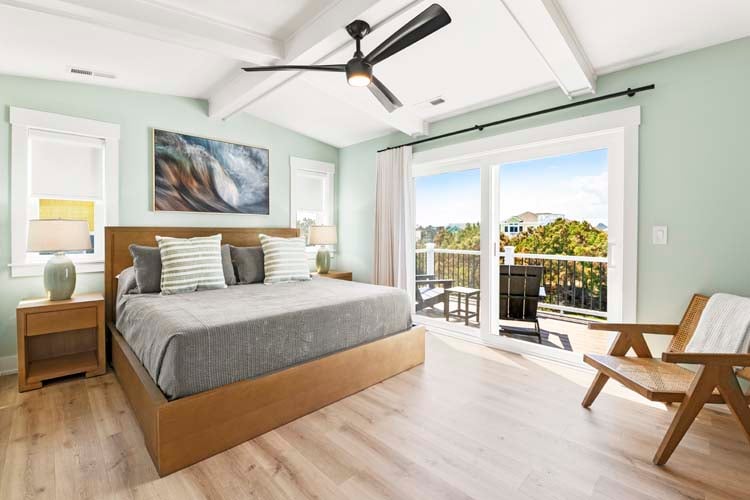 2nd Floor King with Private Bath