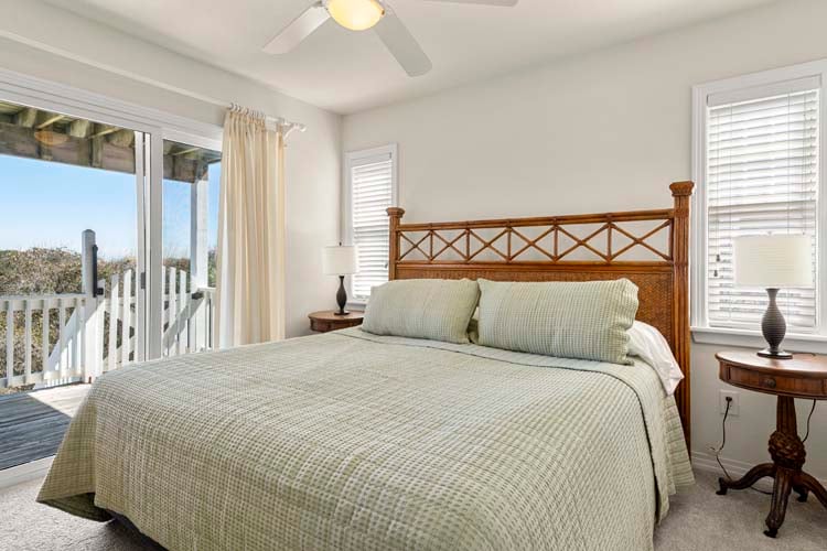 1st Floor King with Private Bath