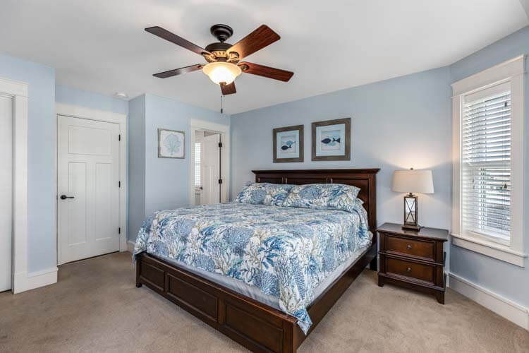 1st Floor King with Private Bath