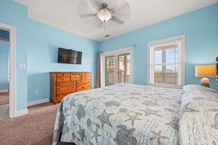 1st Floor King with Private Bath