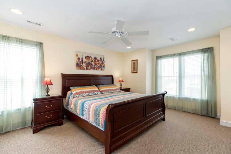 1st Floor King with Private Bath