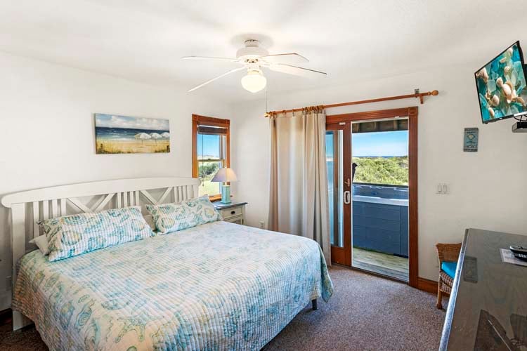 1st Floor King with Private Bath