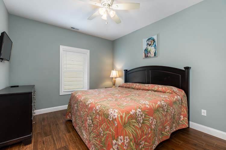 1st Floor King with Private Bath (10)