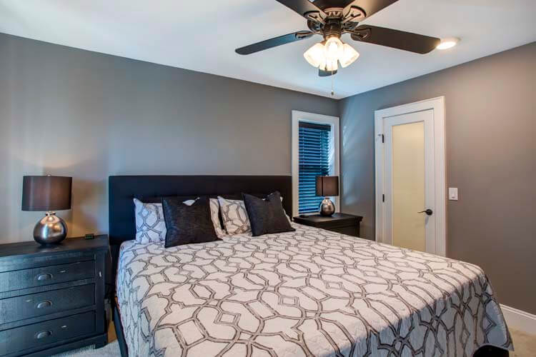 2nd Floor King with Private Bath