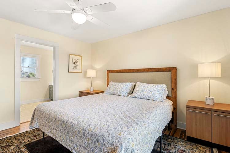 1st Floor King with Private Bath