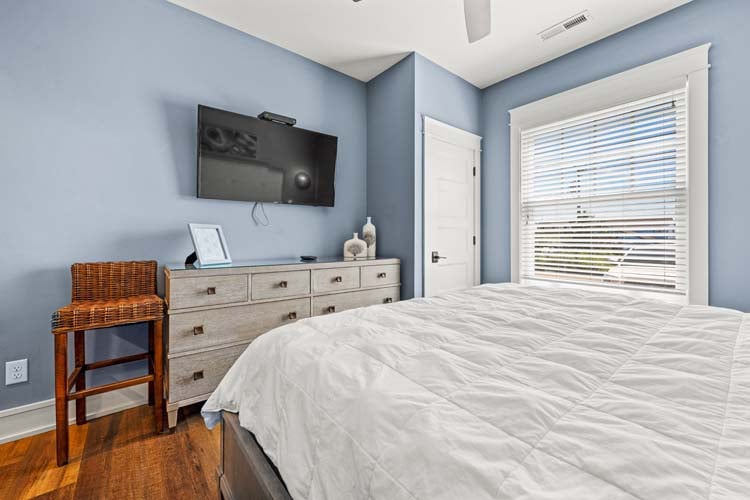 Ground Floor King with Private Bath