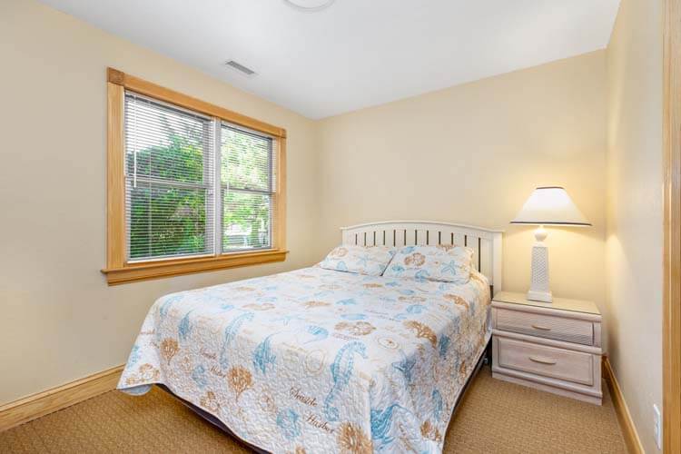 Ground Floor Queen with Shared Bath