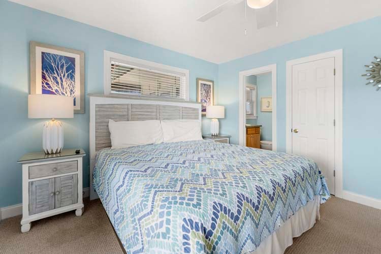 1st Floor King with Private Bath