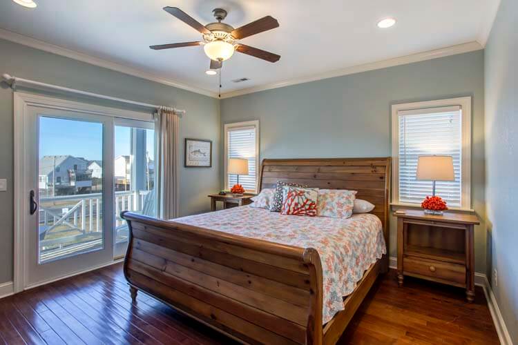 1st Floor King with Private Bath