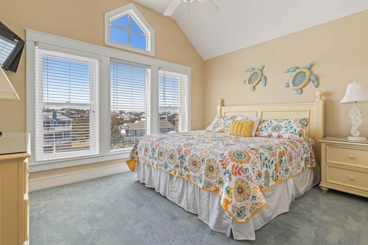 2nd Floor King with Private Bath