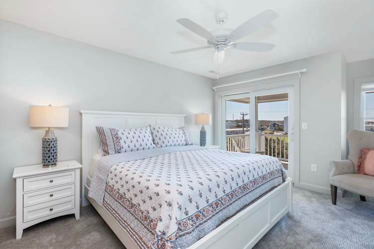 2nd Floor King with Private Bath