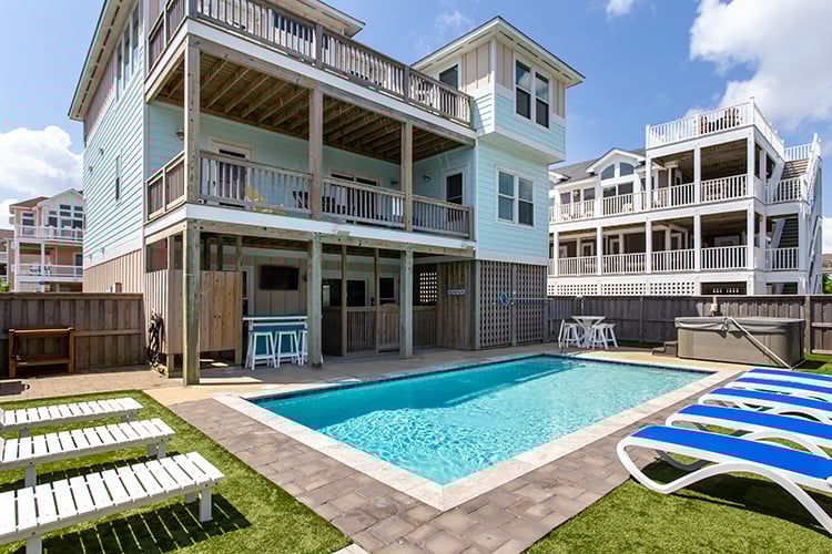 7 BR : 6.1 BA in COROLLA