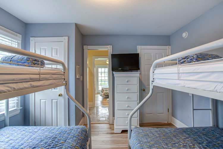 1st Floor Pyramid Bunks with Shared Bath