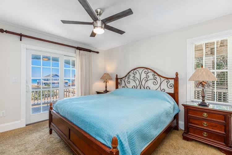 1st Floor King with Private Bath