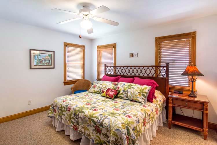 1st Floor King with Private Bath