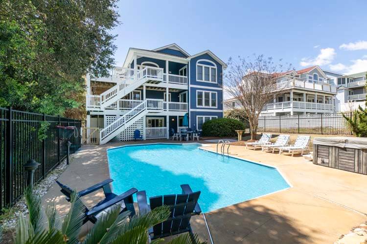 SAND PIPER IN FOUR SEASONS