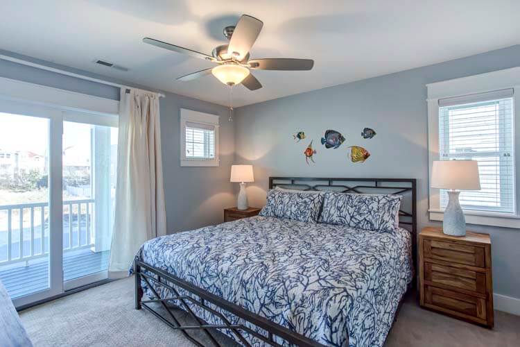 1st Floor King with Private Bath