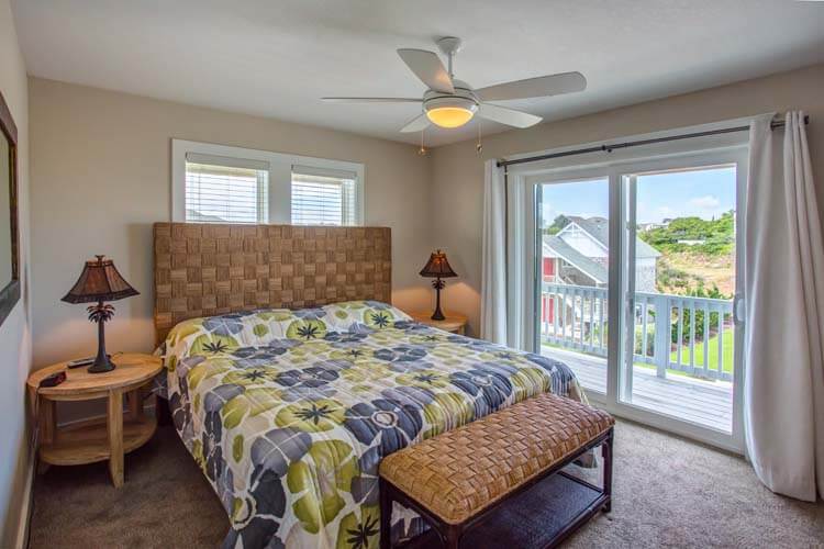 1st Floor King with Private Bath