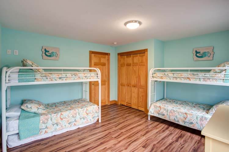 Ground Floor Twin Bunks with Shared Bath
