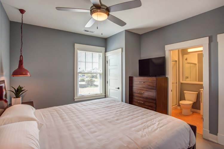 Ground Floor King with Private Bath