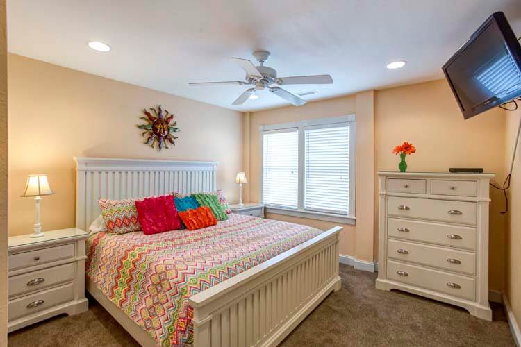 Ground Floor King with Private Bath