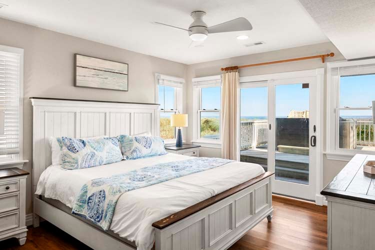 1st Floor King with Private Bath