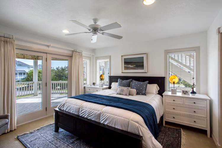 1st Floor King with Private Bath