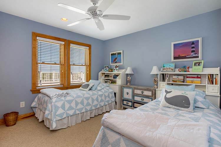 1st Floor Twins Bedroom