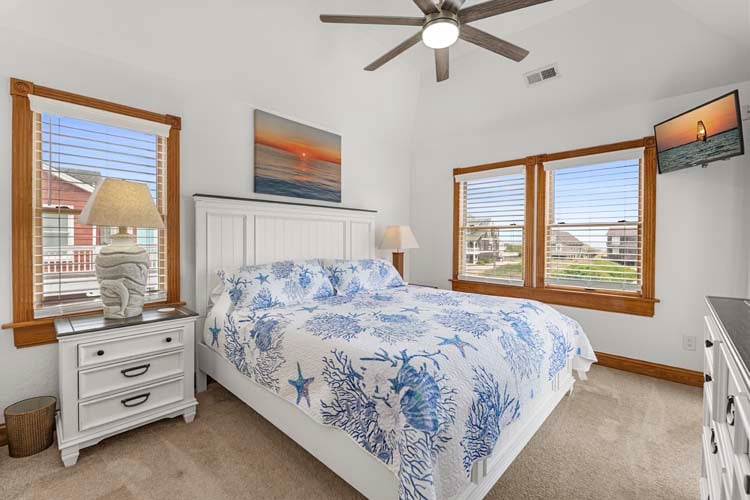 2nd Floor King with Private Bath