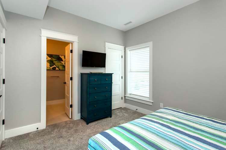 Ground Floor Twin-Over-Queen with Private Bath