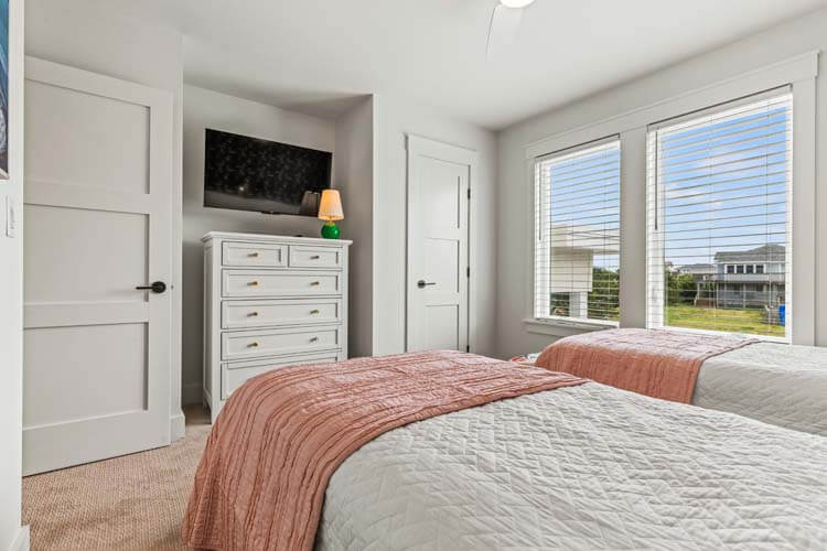 1st Floor Twins with Private Bath