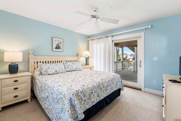 1st Floor King with Private Bath