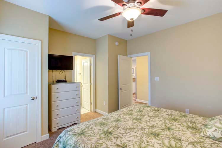 Ground Floor King with Private Bath