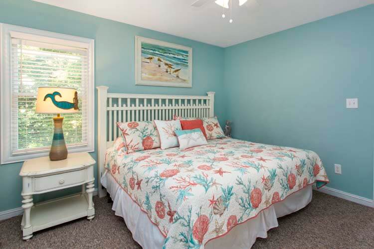 1st Floor King with Shared Bath