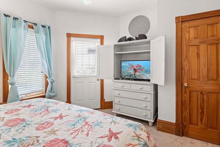 Ground Floor King with Private Bath