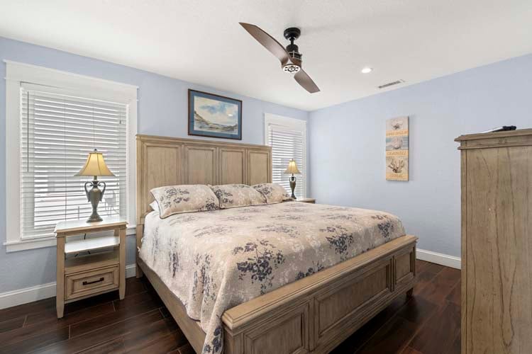 Ground Floor King with Private Bath (9)