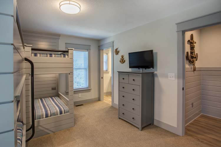 1st Floor Twin & Double Bunk with Private Bath